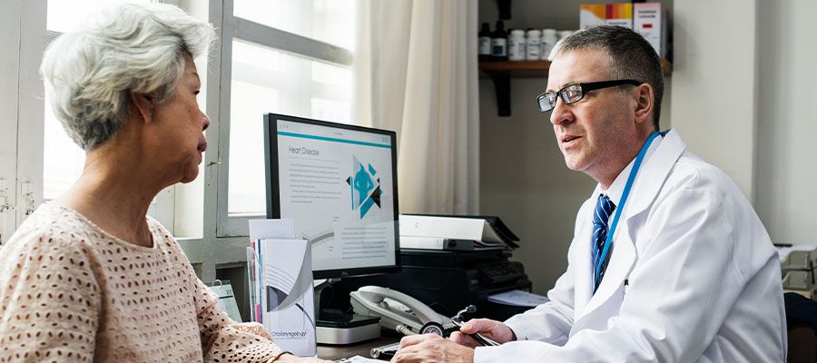 como-afrontar-la-perdida-de-cabello-consulte-al-medico-vida-y-salud-grupo-lifescozul